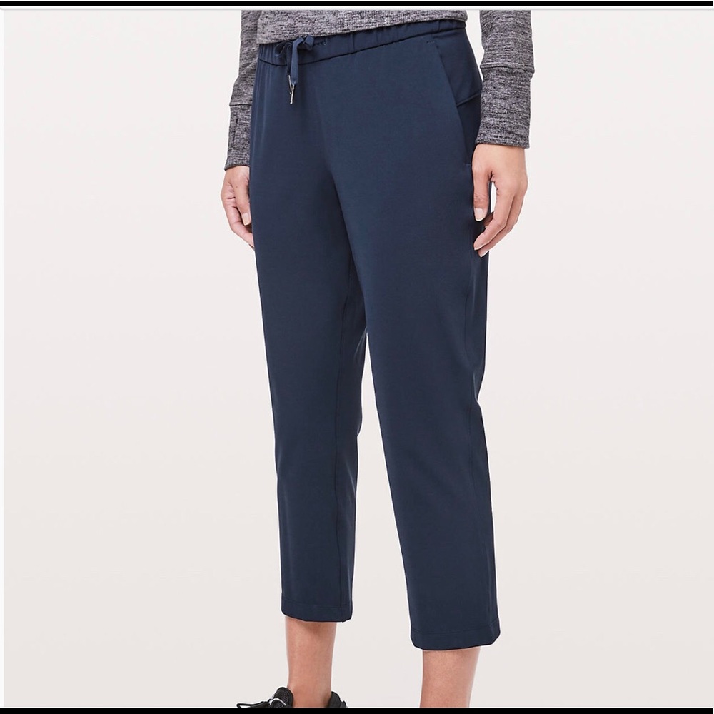 Lululemon cropped pants- navy size 6